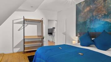 2 habitaciones, escritorio, tabla de planchar con plancha y wifi