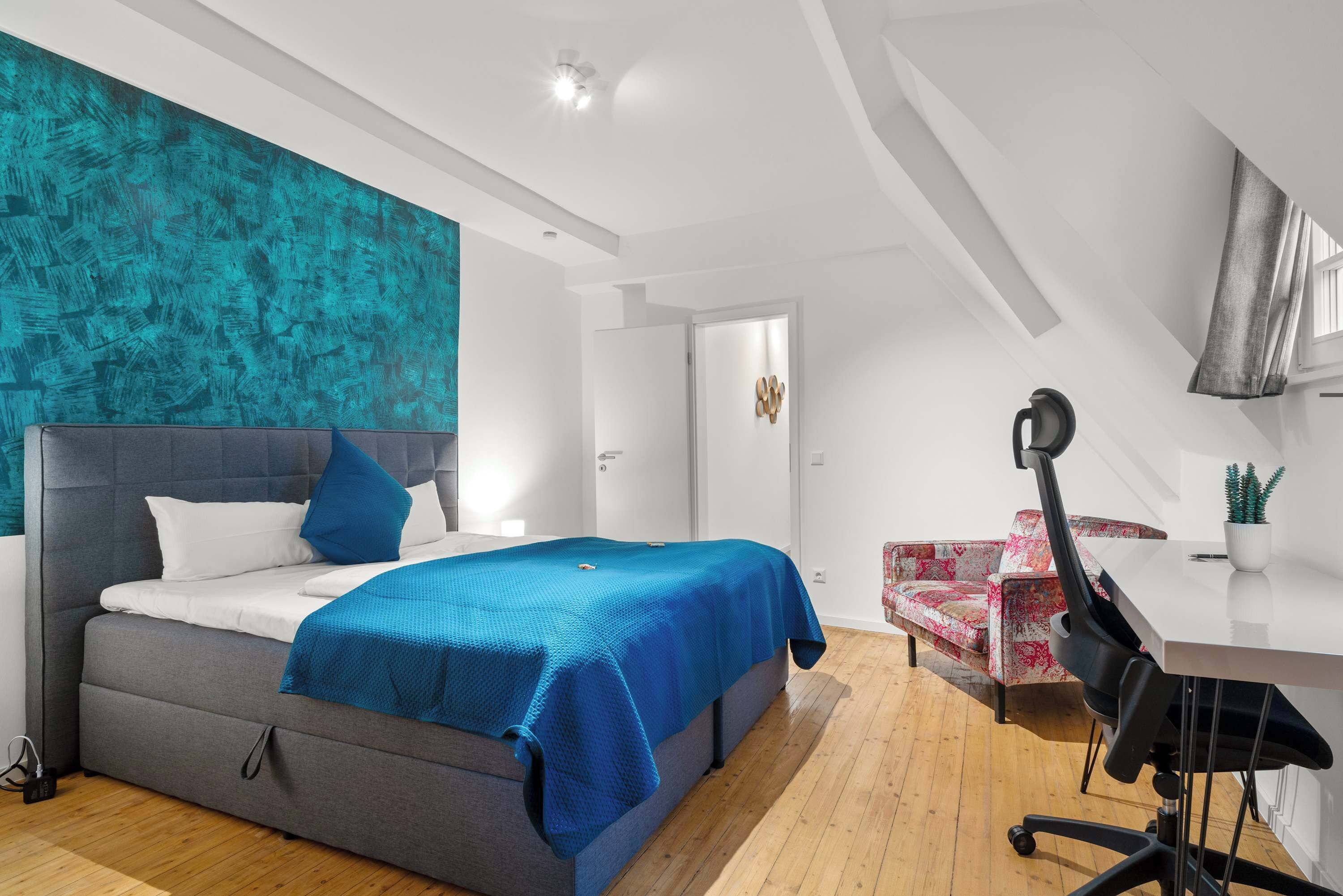 2 Schlafzimmer, Schreibtisch, Bügeleisen/Bügelbrett, WLAN