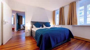 3 bedrooms, desk, iron/ironing board, WiFi