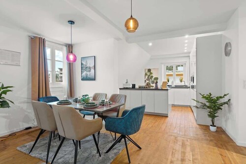 LiT LiVING: The big Luxus - 5 BR - Parking