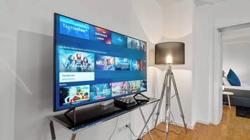 5 Schlafzimmer, BĂŒgeleisen/BĂŒgelbrett, Reisekinderbett, WLAN