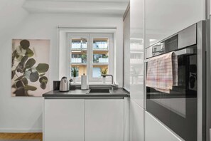 Kühlschrank, Ofen, Herdplatte, Geschirrspüler