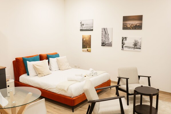 1 chambre, fer et planche à repasser, lit de bébé portatif, Wi-Fi