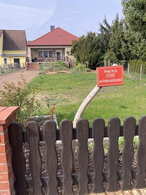 المنطقة المحيطة بالمنشأة