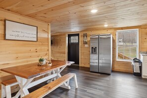 Cabane, 2 chambres | Restauration