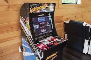 Cabane, 2 chambres | Salle de jeux