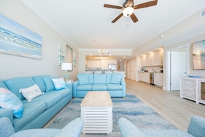 Condo, 3 Bedrooms | Living area