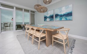 Condo, 2 Bedrooms | Dining