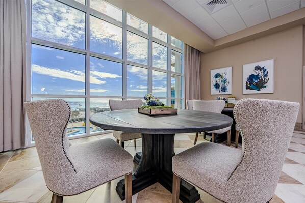 Dining - Phoenix Gulf Towers 2201 4 Bedroom Condo (Orange Beach)