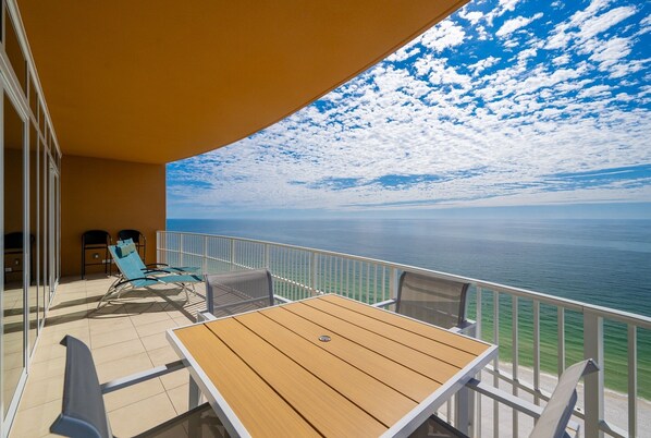 Condo, 4 habitaciones | Restaurante al aire libre