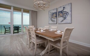 Condo, 2 Bedrooms | Dining