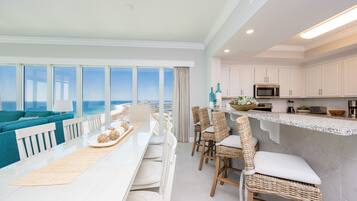 Condo, 4 quartos | Opções para refeição