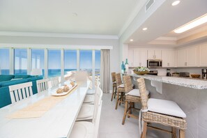 Lägenhet - 4 sovrum | Restauranger