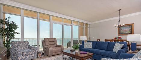 Condo, 2 Bedrooms | Living area