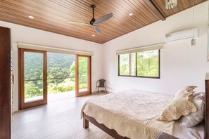 4 عدّة غرف نوم وملاءات من القطن المصري وأغطية فراش متميزة