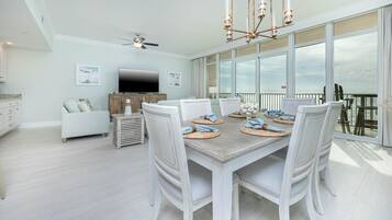 Condo, 2 habitaciones | Restaurantes