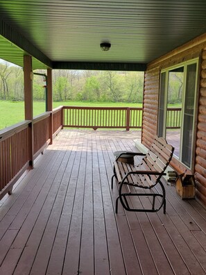 Terrace/patio - Ranch House on 750 acres near Niangua River (Tunas)