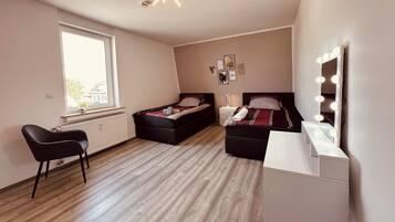 2 bedrooms, iron/ironing board, WiFi, bed sheets