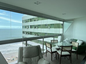 Interior - Pé na Areia, Vista Maravilhosa e Conforto! (Jardim Asturias Guarujá)
