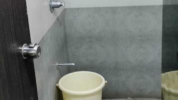 Deluxe Room | Bathroom