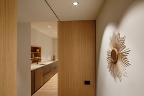 アパートメント | 専用キッチン | 小型冷蔵庫、オーブン、コンロ、食器洗い機