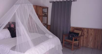 Beautiful Family Cottage at The Stonehouse in Chimanimani - private and spacious