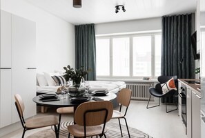 Premier Studio | 1 bedroom, blackout drapes, soundproofing, iron/ironing board