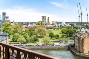 Property grounds - City Escape - Unwind in Style (BARKING)