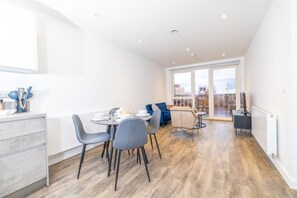 Dining - City Escape - Unwind in Style (BARKING)