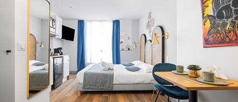 Studio Comfort | Minibar, mörkläggningsgardiner, ljudisolering och strykjärn/strykbräda