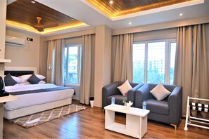 Desk, laptop workspace, free WiFi, bed sheets - Hotel Essence Grandeur (Guwahati)