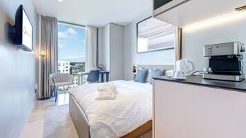 1 bedroom, desk, iron/ironing board, WiFi