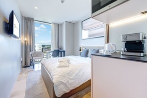 1 室のベッドルーム、デスク、アイロン / アイロン台、WiFi