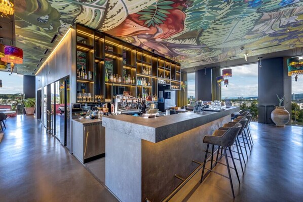 Bar (in der Unterkunft)