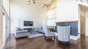 TV connectée, cheminée