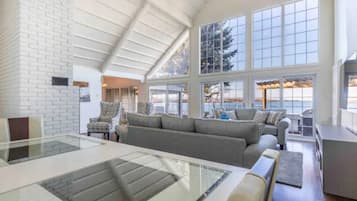 TV connectée, cheminée