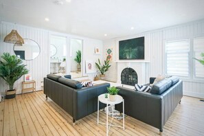 TV, fireplace, books, stereo