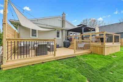 Wine Country Family Retreat – Outdoor Movies & Cozy Firepit!