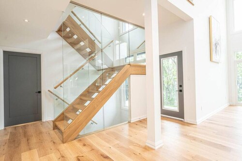 Luxury Lakefront Villa with Sauna sleeps 10ppl