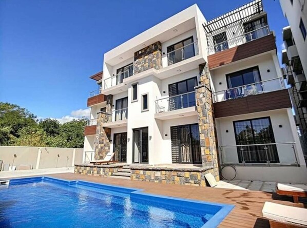 Apartment | Pool | Innenpool