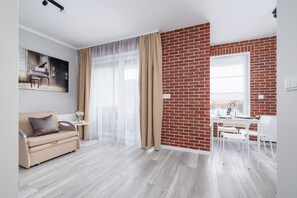 Studio, parveke | Olohuone