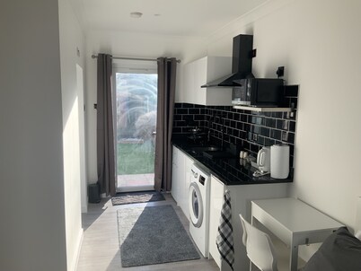 Little Gem Studio Near Sutton High Street