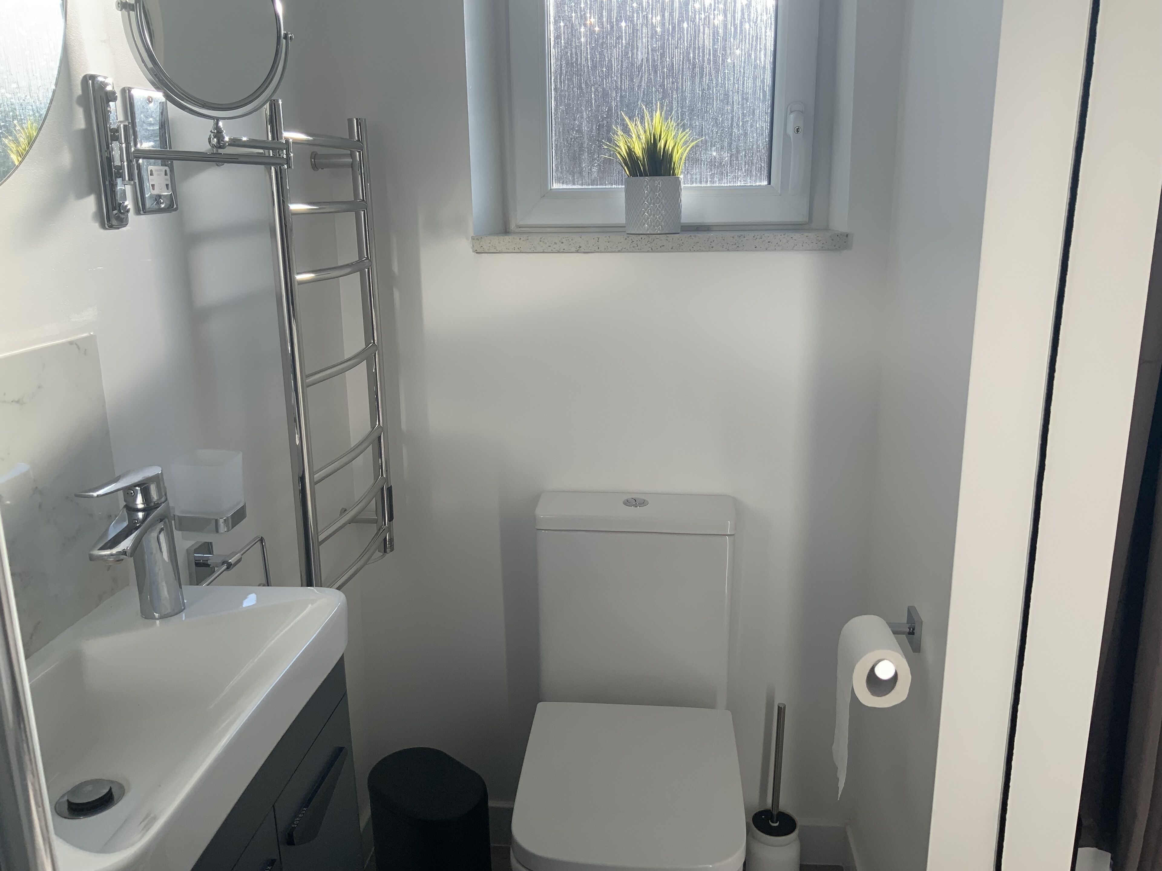 Studio | Bathroom | Shower, towels