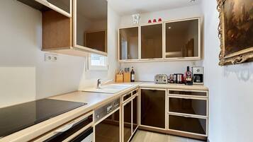 Geladeira, fogão, cooktop, lava-louças