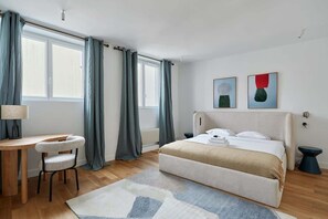 4 bedrooms, iron/ironing board, free WiFi, bed sheets