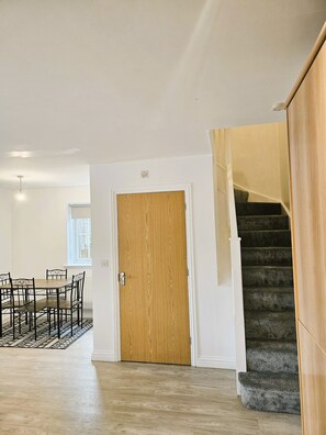 Interior - Impeccable 2-bed House in Basildon (Basildon)