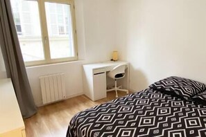 4 bedrooms, iron/ironing board, travel cot, WiFi