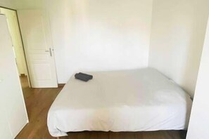 3 chambres, lit parapluie, Wi-Fi, draps fournis