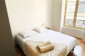 4 chambres, fer et planche à repasser, lit parapluie, Wi-Fi