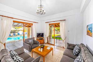 Smart TV, ping pong - Villa Evanthia Polis (Poli Crysochous)